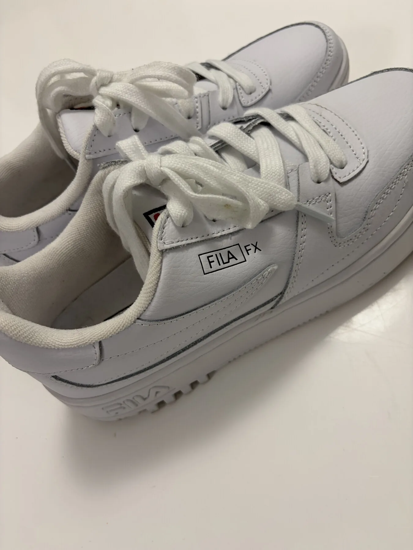 FILA · FILA strigaskór · stærð 40 · Mjög gott